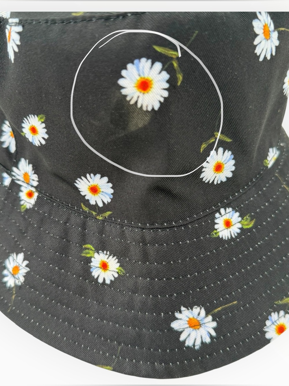 Alice + Olivia Reversible Bucket Hat Daisy Floral Sun Hat Black White NWOT OS - Picture 6 of 6